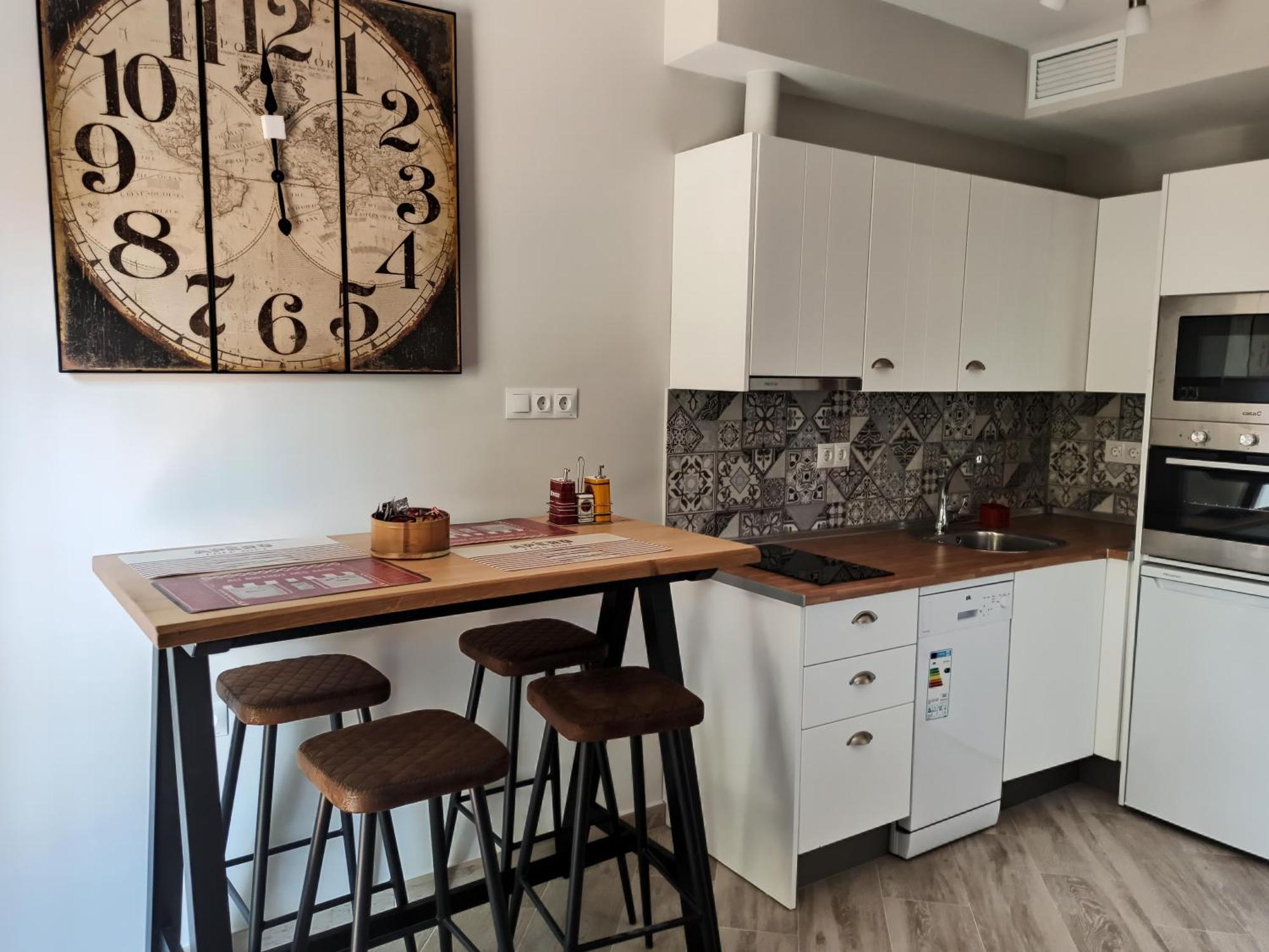 Barcelo 21, Parking On Request, Atico With Terrace & Studio With Patio, Center, Breakfast Included, Quite Neighborhood, Bc Малага Стая снимка